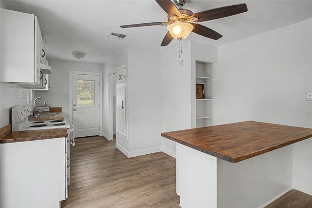 6315 Avenue T, Santa Fe, TX 77510