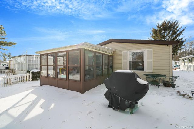 126 Village Circle W, Manorville, NY 11949