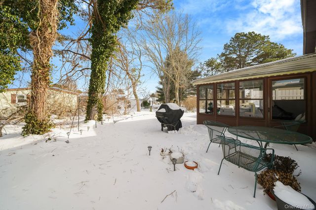 126 Village Circle W, Manorville, NY 11949