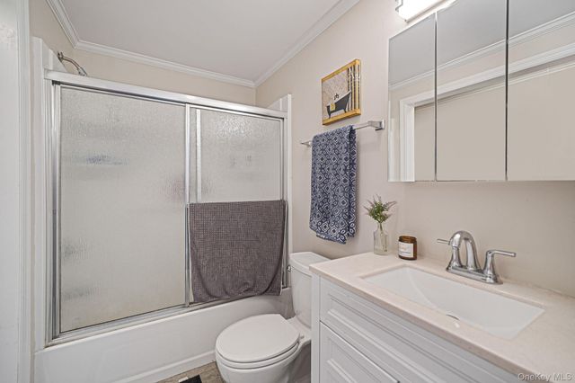 126 Village Circle W, Manorville, NY 11949