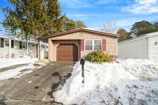 126 Village Circle W, Manorville, NY 11949