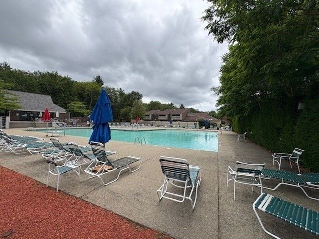 64 Laurelwood Dr 64, Stoughton, MA 02072