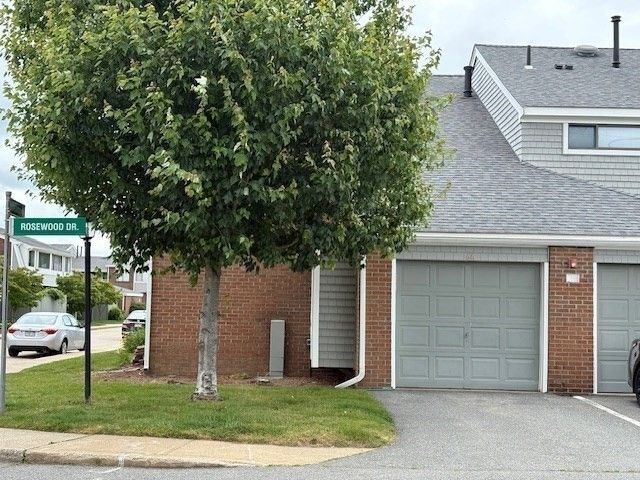 64 Laurelwood Dr 64, Stoughton, MA 02072