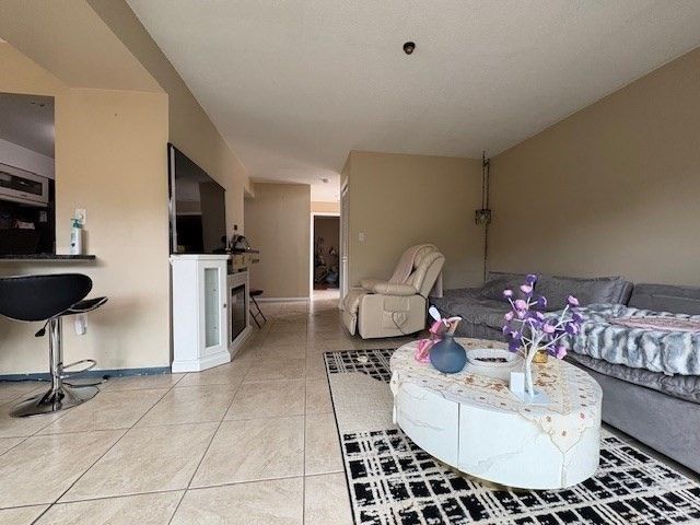 64 Laurelwood Dr 64, Stoughton, MA 02072