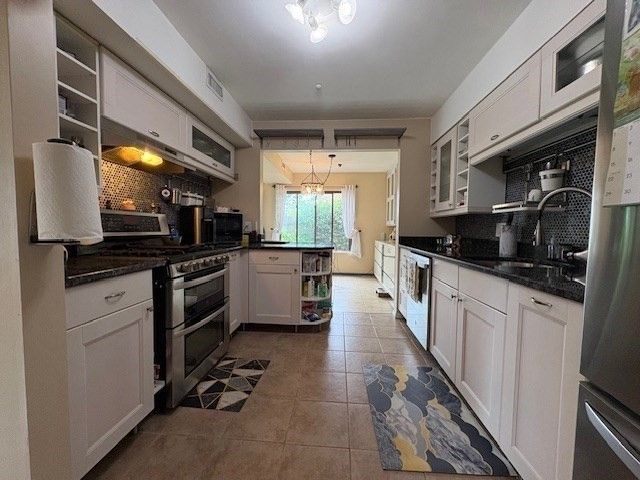 64 Laurelwood Dr 64, Stoughton, MA 02072