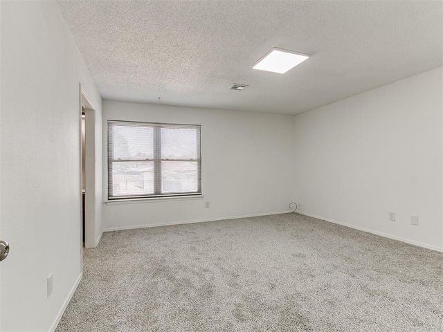 11708 Oakdale Street, Yukon, OK 73099