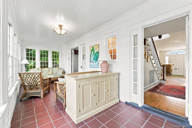 84 Ocean Avenue, Amityville, NY 11701