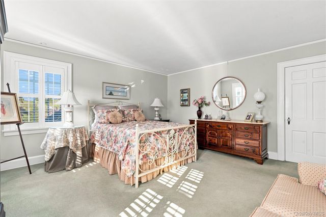 84 Ocean Avenue, Amityville, NY 11701