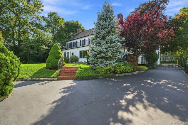 84 Ocean Avenue, Amityville, NY 11701