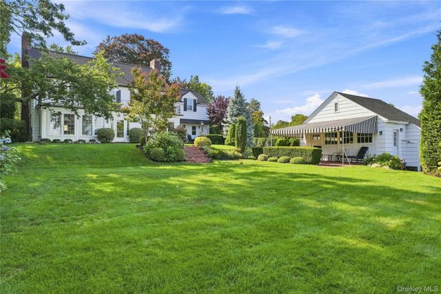 84 Ocean Avenue, Amityville, NY 11701