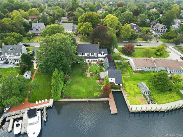84 Ocean Avenue, Amityville, NY 11701