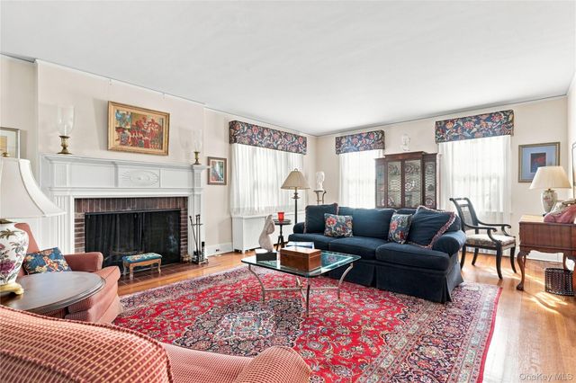 84 Ocean Avenue, Amityville, NY 11701