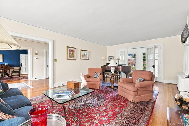 84 Ocean Avenue, Amityville, NY 11701