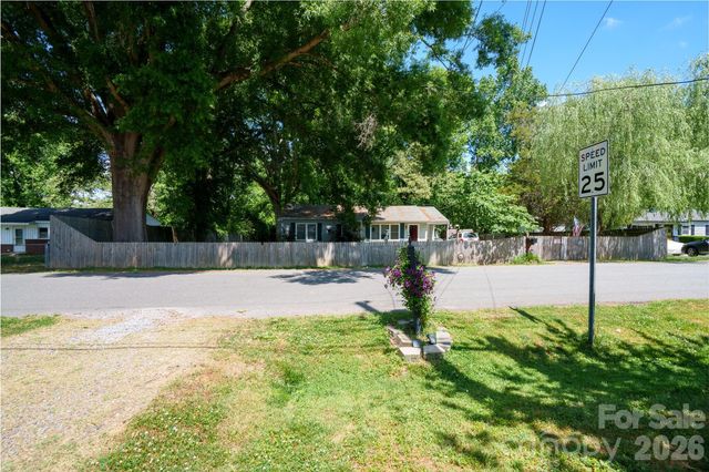 614 Martha Avenue, Gastonia, NC 28052