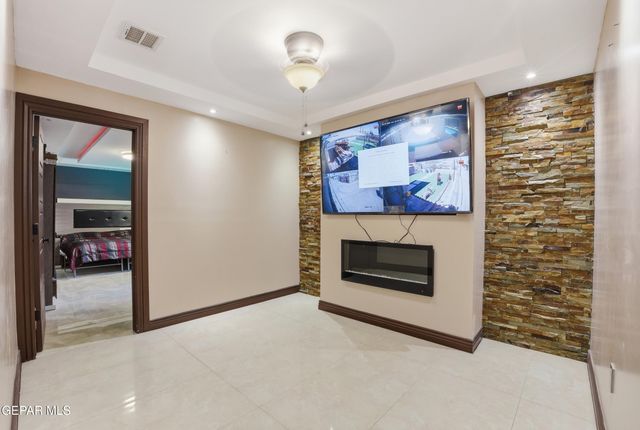 110 S GIBRALTAR Drive, El Paso, TX 79905