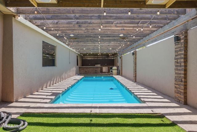 110 S GIBRALTAR Drive, El Paso, TX 79905