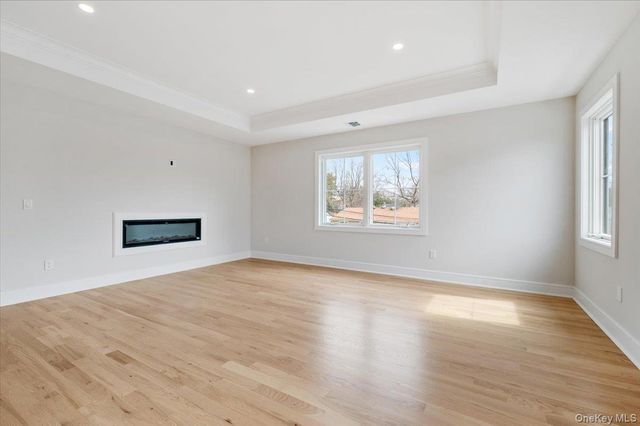 2 Winters Court, Plainview, NY 11803