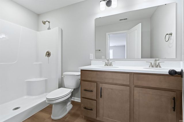 4046 Shadowood Lakes Trail, Fort Wayne, IN 46818