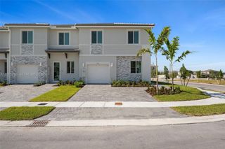 715 SE 15th St ., Homestead, FL 33034
