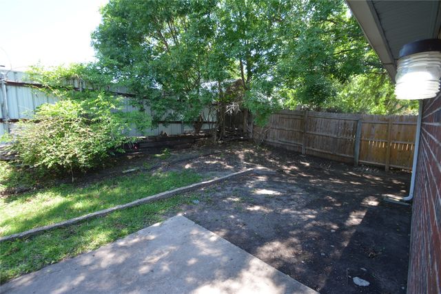10212 Lone Eagle Court, Fort Worth, TX 76108