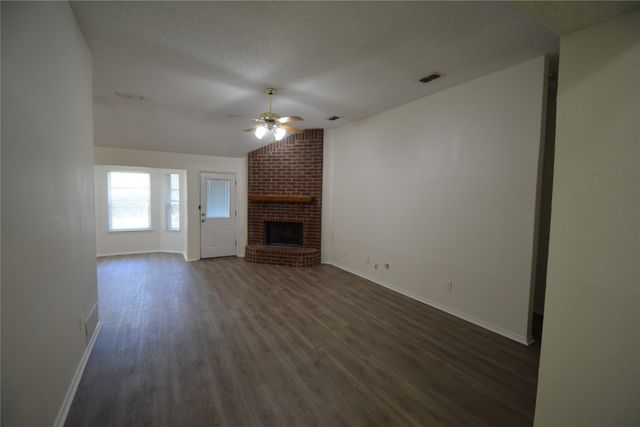 10212 Lone Eagle Court, Fort Worth, TX 76108