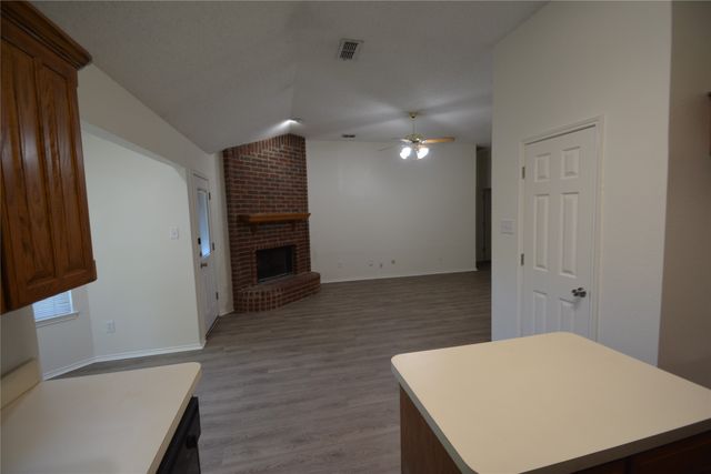 10212 Lone Eagle Court, Fort Worth, TX 76108