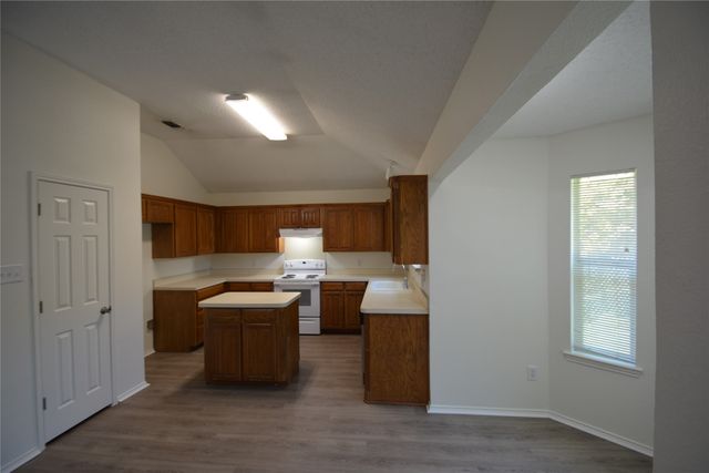 10212 Lone Eagle Court, Fort Worth, TX 76108