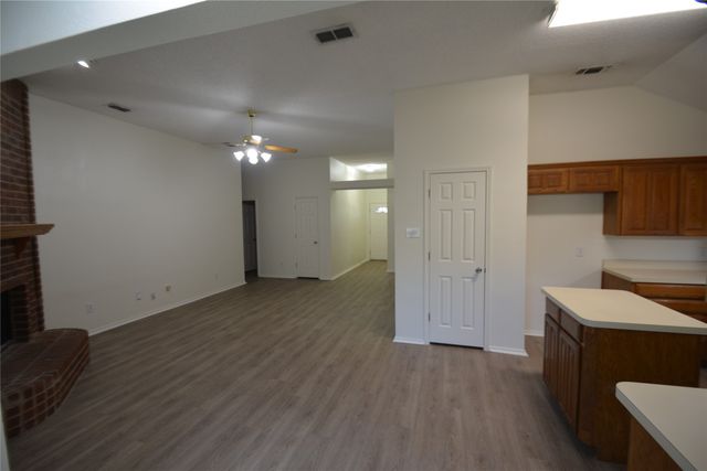 10212 Lone Eagle Court, Fort Worth, TX 76108