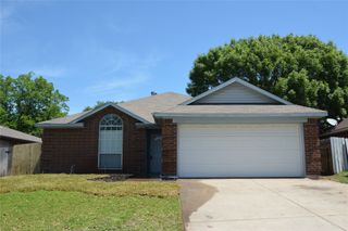 10212 Lone Eagle Court, Fort Worth, TX 76108