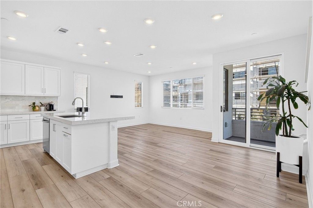 Image 10 of property listing at 2402 Cascalote Loop, San Diego, CA 92154