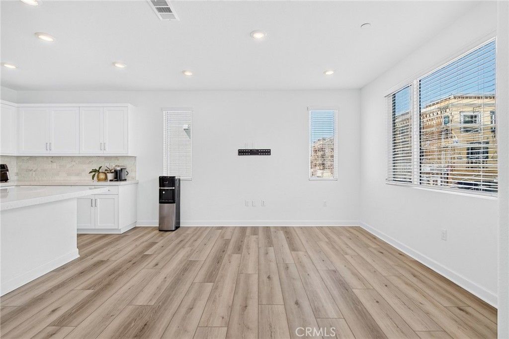Image 13 of property listing at 2402 Cascalote Loop, San Diego, CA 92154