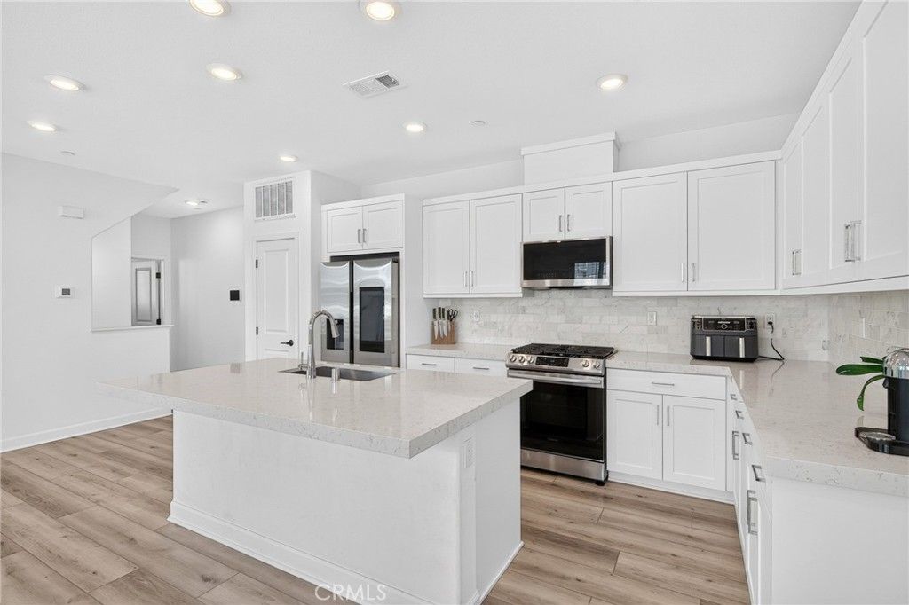 Image 19 of property listing at 2402 Cascalote Loop, San Diego, CA 92154