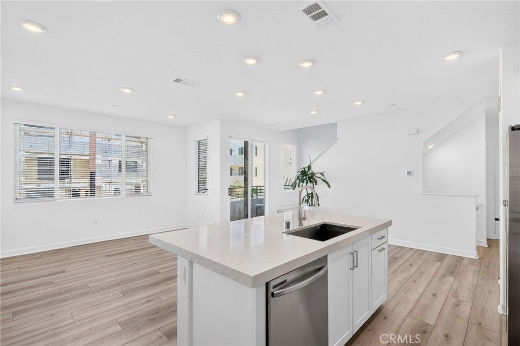 Image 20 of property listing at 2402 Cascalote Loop, San Diego, CA 92154