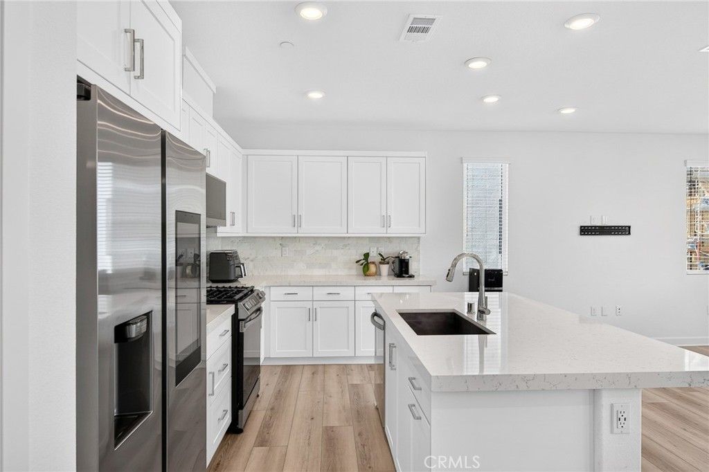 Image 22 of property listing at 2402 Cascalote Loop, San Diego, CA 92154