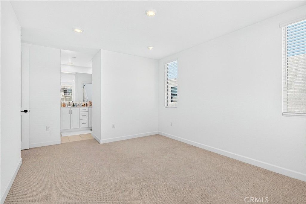 Image 27 of property listing at 2402 Cascalote Loop, San Diego, CA 92154