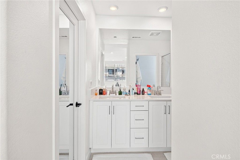 Image 29 of property listing at 2402 Cascalote Loop, San Diego, CA 92154