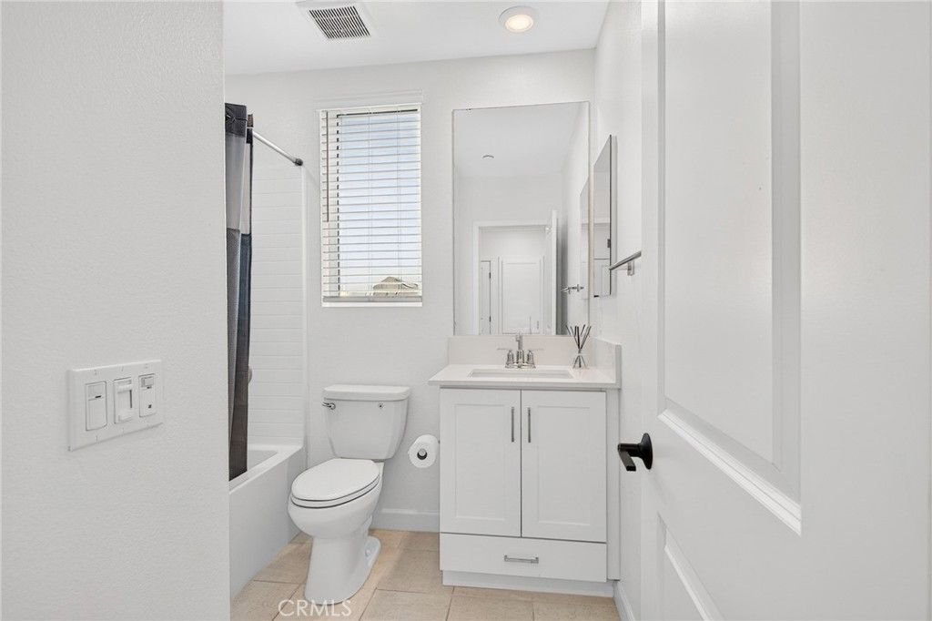 Image 42 of property listing at 2402 Cascalote Loop, San Diego, CA 92154