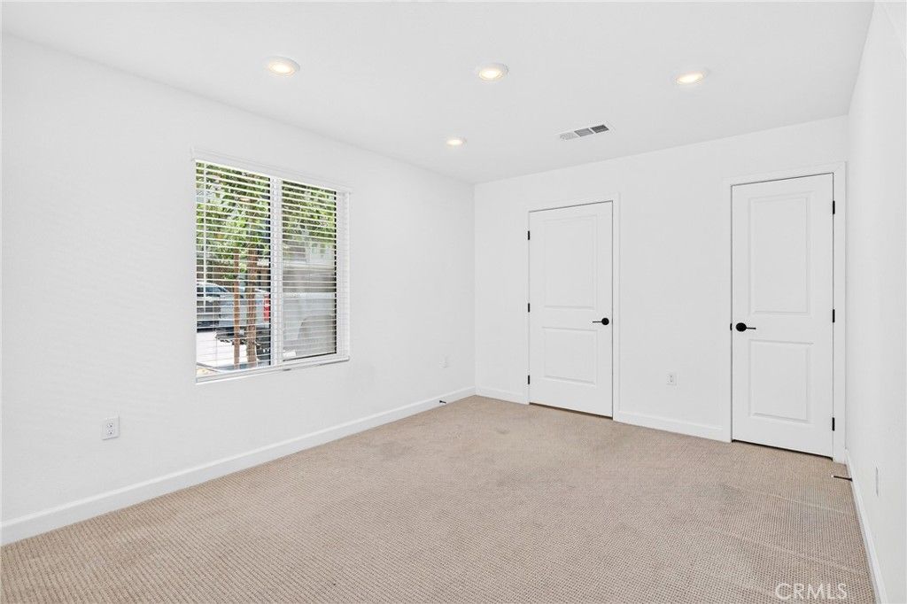 Image 5 of property listing at 2402 Cascalote Loop, San Diego, CA 92154