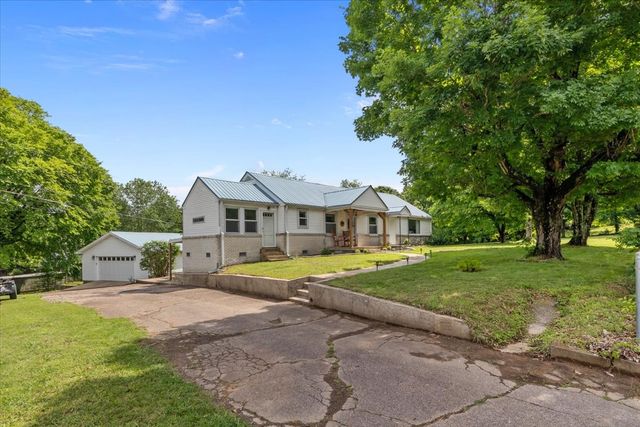 3030 Highway 49, E, Charlotte, TN 37036