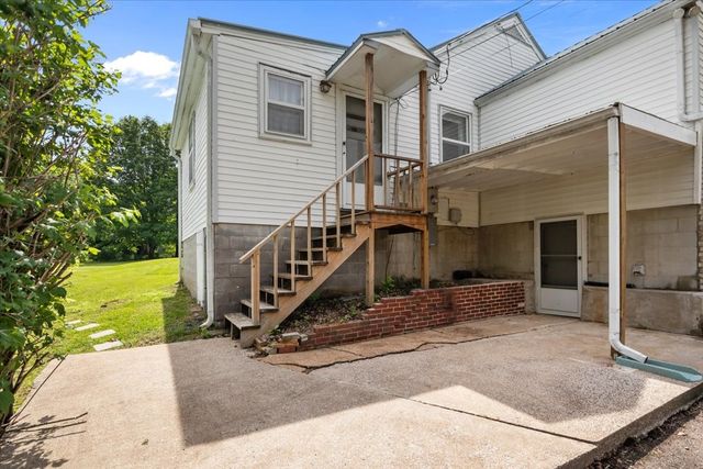 3030 Highway 49, E, Charlotte, TN 37036