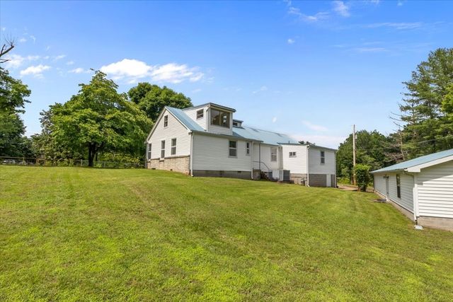 3030 Highway 49, E, Charlotte, TN 37036