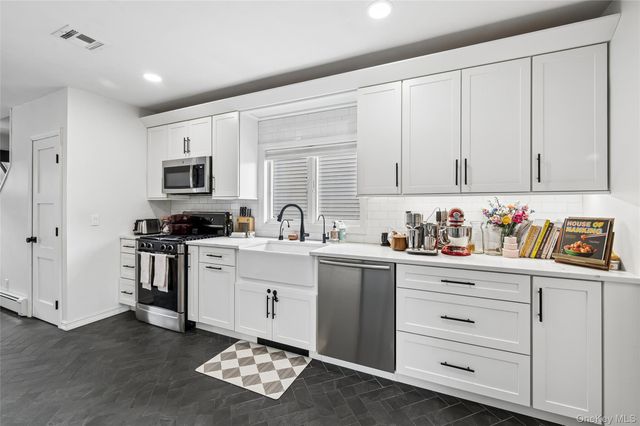 104 Park Avenue, Babylon, NY 11702