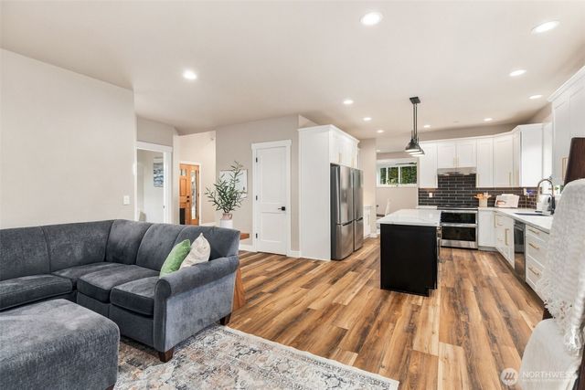 945 & 953 Lummi Drive, Fox Island, WA 98333