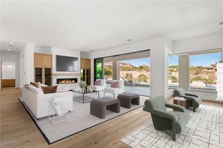 24 Soaring Bird Court, Las Vegas, NV 89135