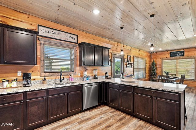 315 Paul Lafollette Way, Sevierville, TN 37876
