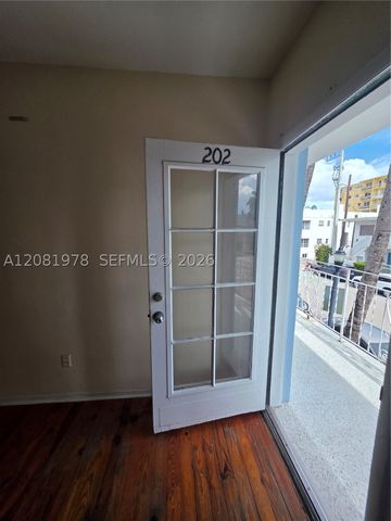 635 8th St 202, Miami Beach, FL 33139