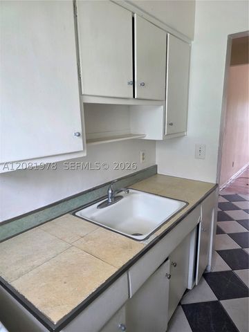 635 8th St 202, Miami Beach, FL 33139
