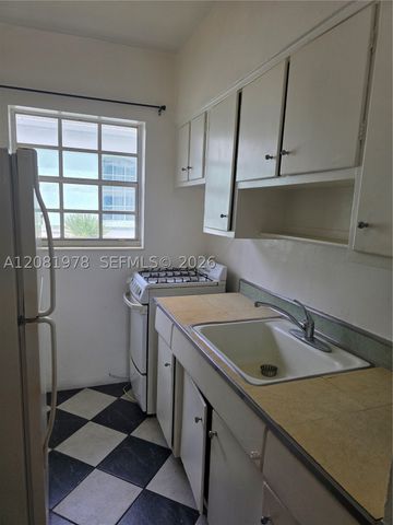 635 8th St 202, Miami Beach, FL 33139