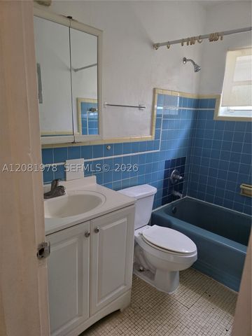 635 8th St 202, Miami Beach, FL 33139