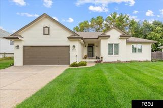5114 Timberridge Drive, Bellevue, NE 68133